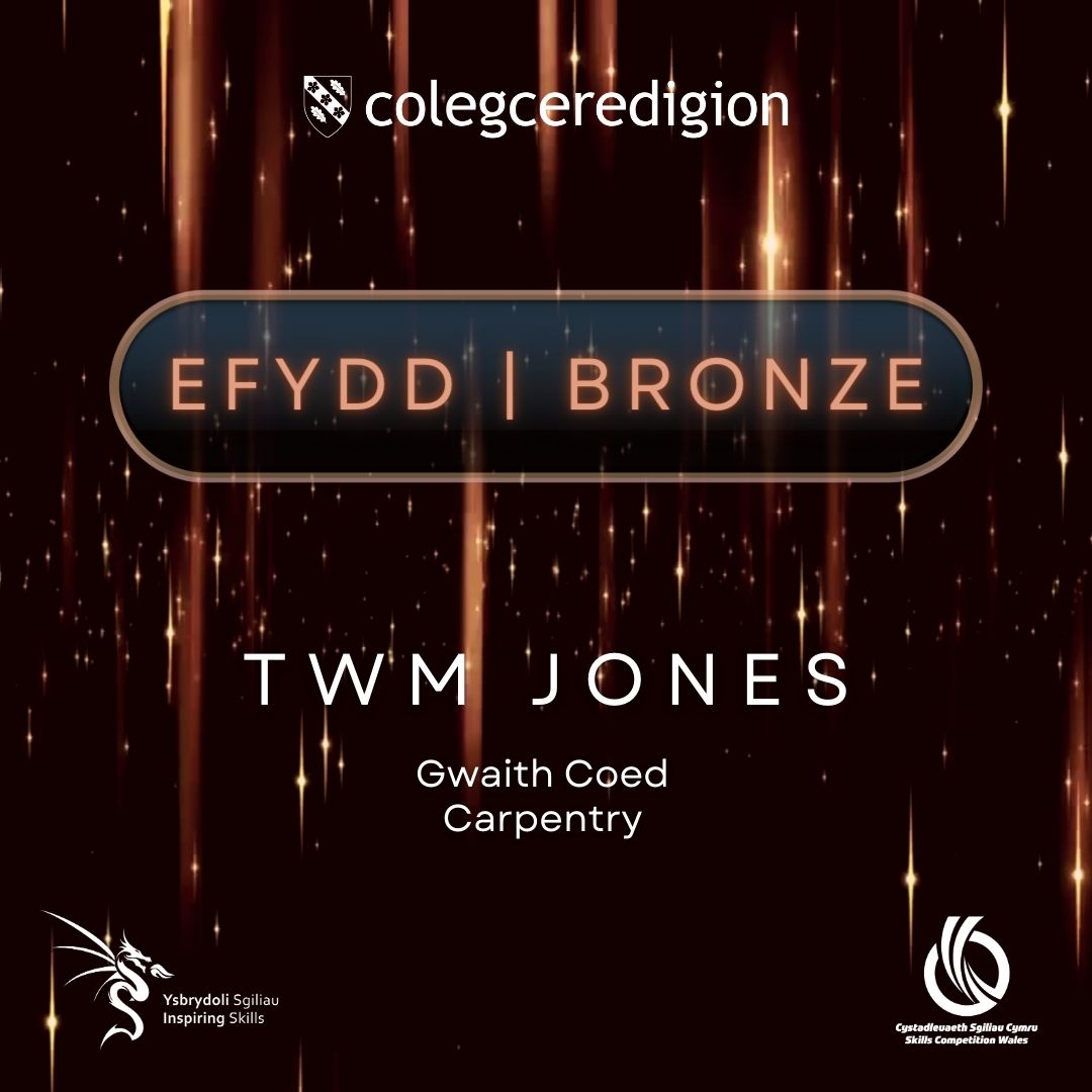 Llongyfarchiadau i Twm Jones am ennill medal efydd yn y gystadleuaeth Gwaith Saer #SCW24! Rydyn ni mor falch!👏 Congratulations to Twm Jones for winning a bronze medal in the Carpentry #SCW24 competition! We’re so proud!👏