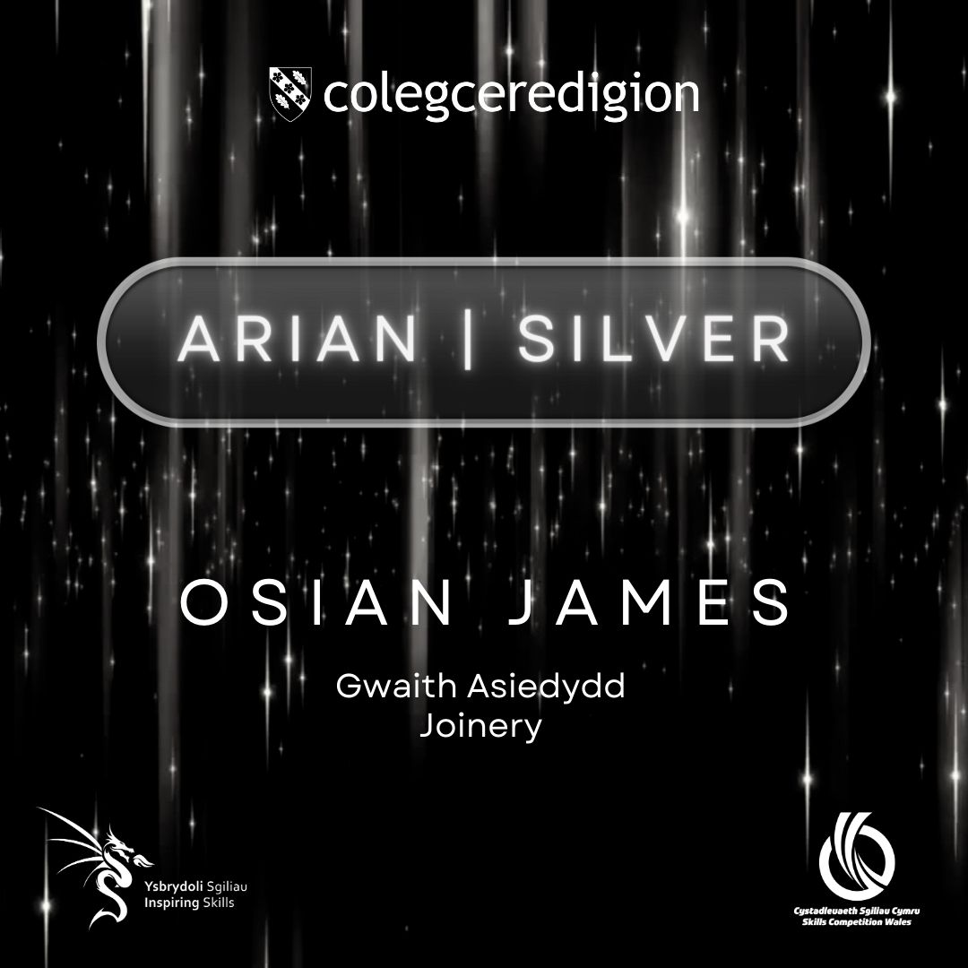 Llongyfarchiadau i Osian James am ennill medal arian yn y gystadleuaeth Gwaith Asiedydd #SCW24! Rydyn ni mor falch!👏 Congratulations to Osian James for winning a silver medal in the Joinery#SCW24 competition! We’re so proud!👏