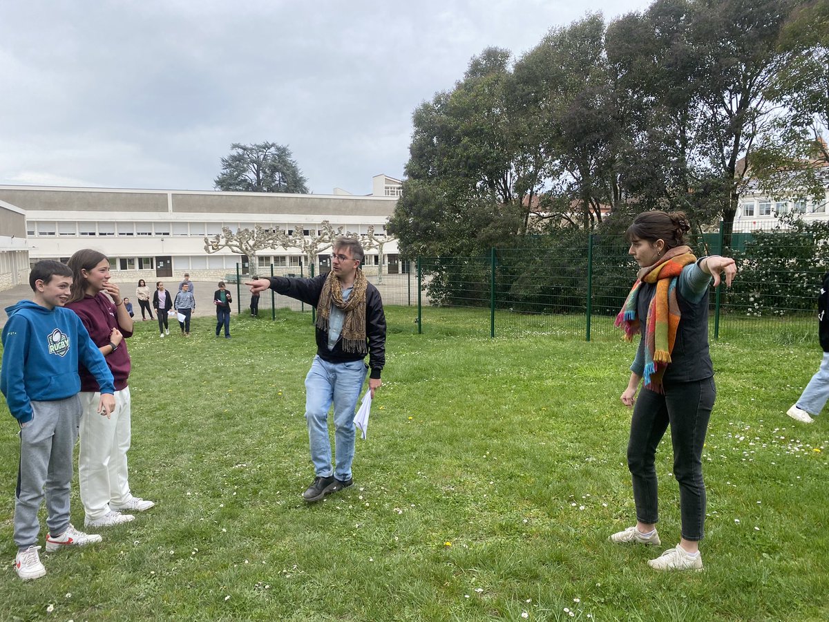 martinez_delord's tweet image. Semaine théâtrale pour les 4emes de @JeanRostandGers qui auront choisi de « Dire l’amour » cette année. Bravo pour leur engagement, enthousiasme et progrès ! 🙏 à nos deux intervenants de choc, Guillaume Langou et Maeva Meunier ! #peac #noselevesontdutalent