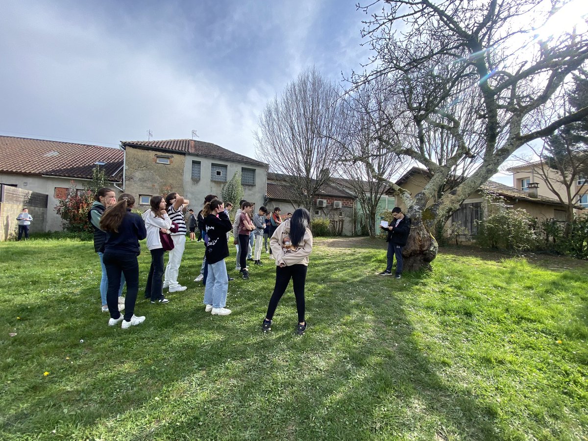 martinez_delord's tweet image. Semaine théâtrale pour les 4emes de @JeanRostandGers qui auront choisi de « Dire l’amour » cette année. Bravo pour leur engagement, enthousiasme et progrès ! 🙏 à nos deux intervenants de choc, Guillaume Langou et Maeva Meunier ! #peac #noselevesontdutalent