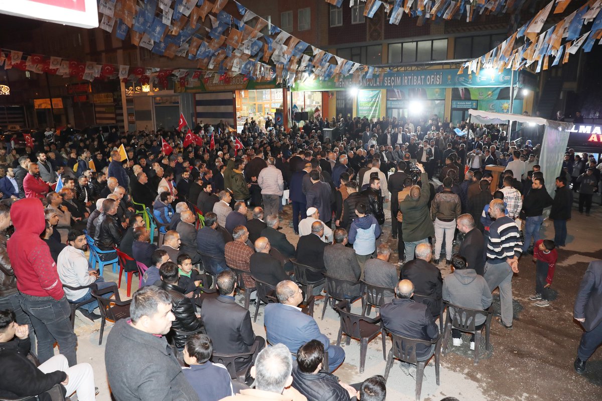 mcanpolatnet's tweet photo. Haliliye Hazır, Haliliye Kararlı.

Süleymaniye Mahallemizde Belediye Meclis Üyesi Adayımız Sn. Aziz Dağ'ın Seçim İrtibat Ofisinin açılışını; Büyükşehir Belediye Başkanımız Sn. Zeynel Abidin Beyazgül, AK Parti Haliliye İlçe Başkanımız Sn. Mustafa Bağmancı, Karaköprü İlçe Başkanımız Sn. Sezai Canbek, MHP Haliliye İlçe Başkanımız Sn. Ali Demir, meclis üyelerimiz, teşkilat üyelerimiz ve vatandaşlarımızın yoğun katılımıyla gerçekleştirdik.

#GerçekBelediyecilik 
#HazırızKararlıyız 

@zabeyazgul @mbagmanci63 @sezaicanbek @alidemir_0063