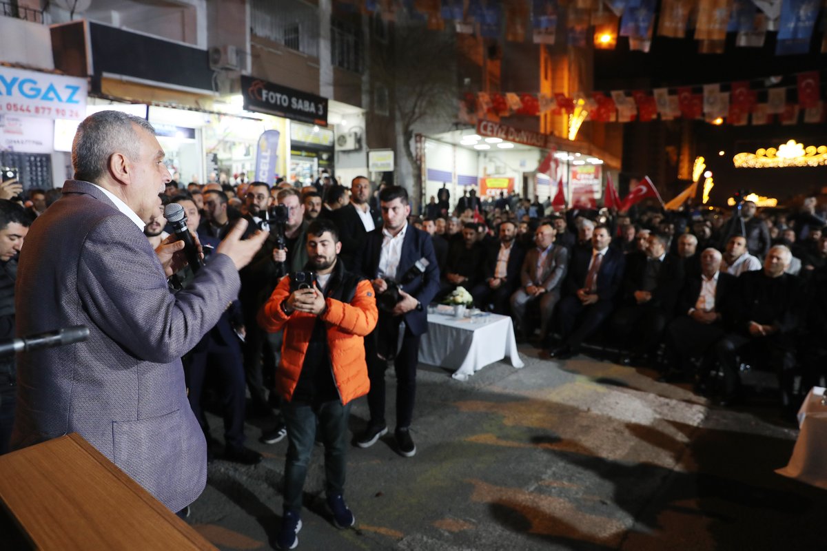 mcanpolatnet's tweet photo. Haliliye Hazır, Haliliye Kararlı.

Süleymaniye Mahallemizde Belediye Meclis Üyesi Adayımız Sn. Aziz Dağ'ın Seçim İrtibat Ofisinin açılışını; Büyükşehir Belediye Başkanımız Sn. Zeynel Abidin Beyazgül, AK Parti Haliliye İlçe Başkanımız Sn. Mustafa Bağmancı, Karaköprü İlçe Başkanımız Sn. Sezai Canbek, MHP Haliliye İlçe Başkanımız Sn. Ali Demir, meclis üyelerimiz, teşkilat üyelerimiz ve vatandaşlarımızın yoğun katılımıyla gerçekleştirdik.

#GerçekBelediyecilik 
#HazırızKararlıyız 

@zabeyazgul @mbagmanci63 @sezaicanbek @alidemir_0063