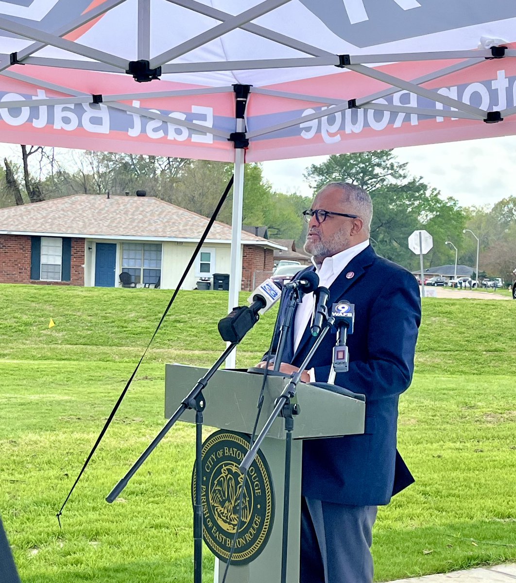 RepTroyCarter's tweet photo. Thrilled to celebrate the $13.6 MILLION I helped secure for @movebrla. This funding will enhance #ThomasRoad with safety & drainage improvements and create a multi-use path for local neighborhoods. I’m excited to see investments from the #InflationReductionAct I helped craft and voted for become a reality. @MayorBroome @TheCityofBR @BakerBolder @BREC_Super