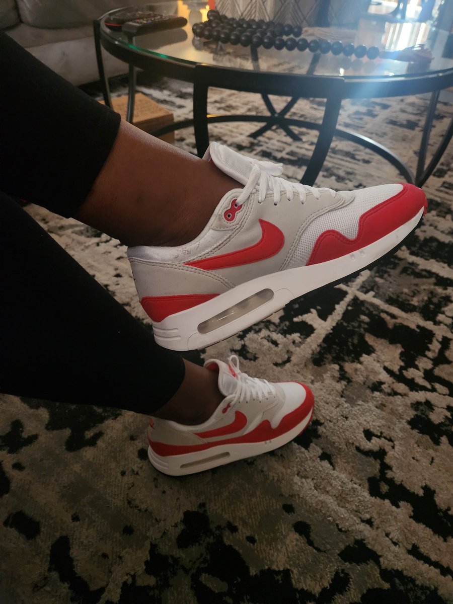 Tifanni17946985's tweet image. #marchMAXness day 14! Big Bubbles aren't my favorites, but  the #am1 holds a special place in my heart. @hisexcellence79 @JasonMUFC85, the red is for you, buddy!