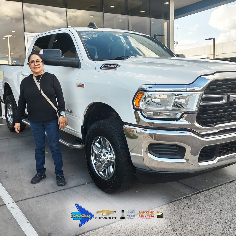 CourtesyChevCom's tweet image. Congratulations happy 😀 Virgie Tom on purchasing this beautiful 2022 Ram 2500, assisted in the smooth process by Ben Herlo. Interested in a quality #CourtesyChevrolet vehicle, call Ben at 602-892-3352. #TheCourtesyWay #FindNewRoads #Chevrolet #Chevy #CourtesyChev #Herlo4aChevy