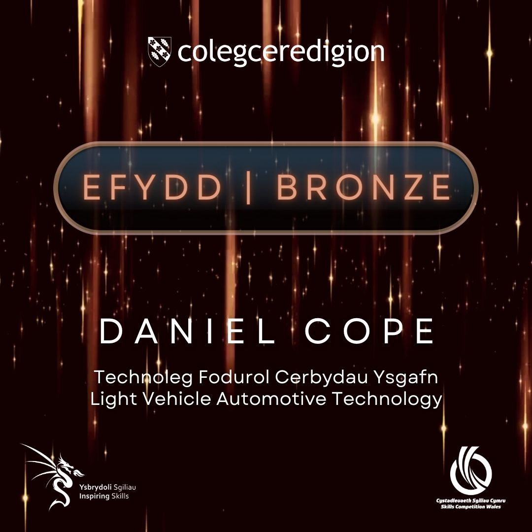 Llongyfarchiadau i Daniel Cope am ennill medal efydd yn y gystadleuaeth Technoleg Fodurol Cerbydau Ysgafn #SCW24! Rydyn ni mor falch!👏 Congratulations to Daniel Cope for winning a bronze medal in the Light Vehicle Automotive Technology #SCW24 competition! We’re so proud!👏