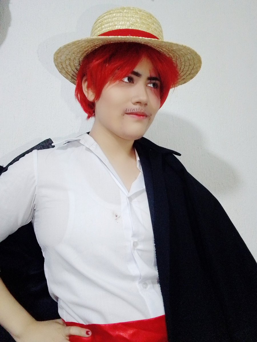 bonniefacia00's tweet photo. No dude en sacar a Shanks, el pelirrojo ❤️ 

#onepiece   #shanks #shankscosplay  #cossplay #photo  #red https://t.co/MFkIMU8Cca