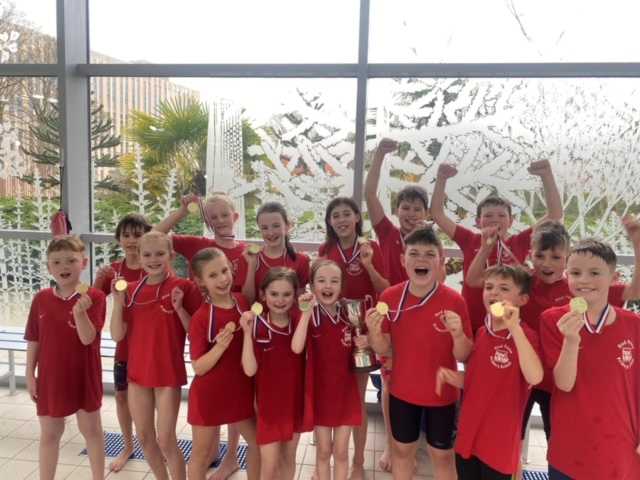RedRosePrimary's tweet photo. Recent Sporting success! Children from y5/6 came joint 3rd in the County Sports Hall Althletics and then children from y 3,4,5,&amp; 6 came first in the County Swimming Competition. Some amazing individual and team swims - 2 parts of the triathlon nailed! https://t.co/Spw8H6aKW2