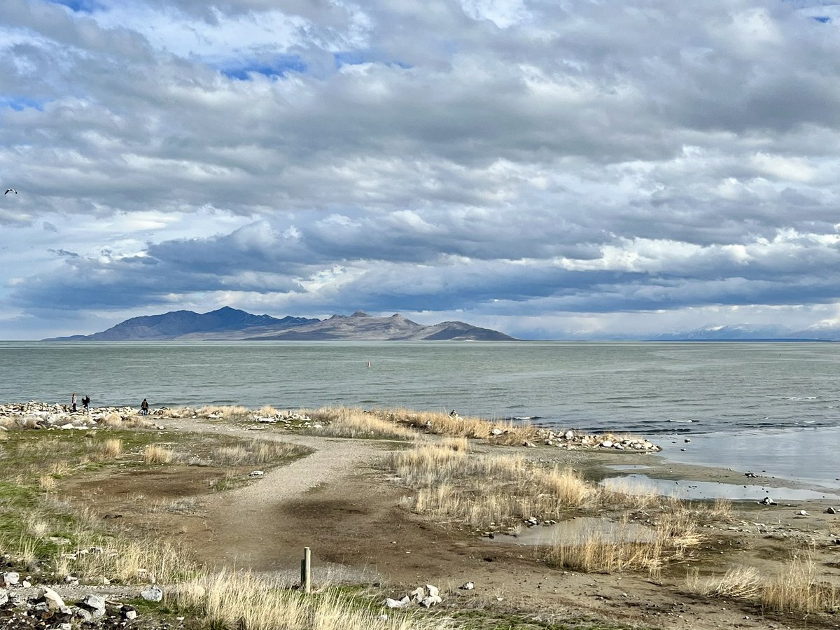 Lake level comparison from Dec. 9, 2022 to today. From a level of 4188.9’ msl compared to today at 4194.1’ msl. Average is 4200’ msl.

#greatsaltlakestateparkandmarina #GreatSaltLakeSP #GreatSaltLakeMarina #GSLSP #utahstateparks #beachview #greatsaltlake #staysalty