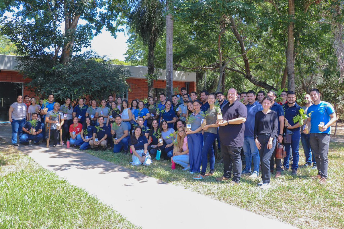 Recientemente, tuvimos la oportunidad de dar una charla de sensibilización a los colaboradores del Grupo Sueñolar, donde exploramos cómo las empresas B están liderando el camino hacia una economía más inclusiva, sostenible y consciente. 😁🤝🏻

#BCorpMonth #MesDeLasEmpresasB