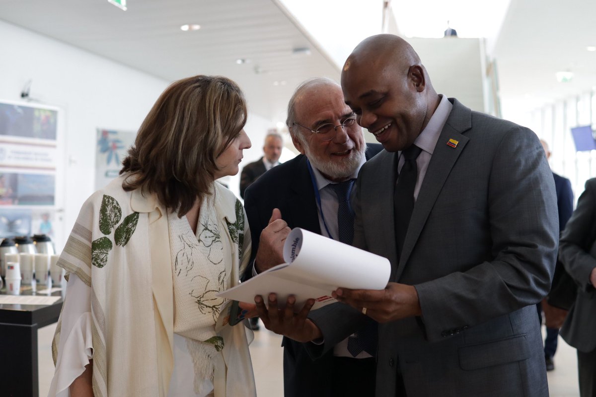 EmbColAustria's tweet photo. Lanzamiento de “Antioquia”☕️🦋
El nuevo café de la marca francesa #Malongo.
Un caso de éxito del desarrollo alternativo en Colombia.
Cultivado en Ituango, es un café que ejemplifica la vocación de industrialización de las políticas del cambio. https://t.co/KSVRy40Lbo