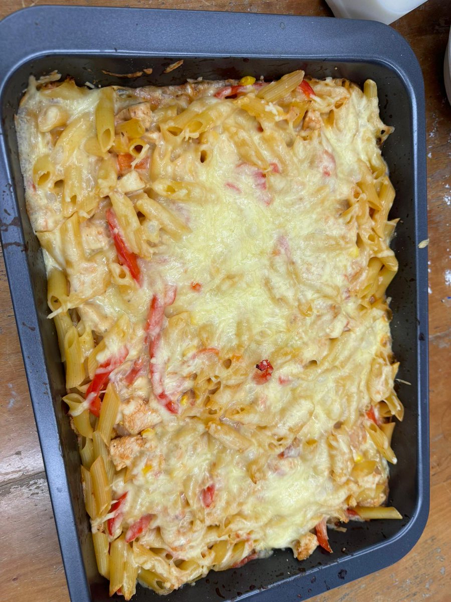 bcda1974's tweet photo. Our Cook-It programme this morning made a delicious cheesy chicken pasta bake! 

They also took home some of our Cook from Home packs to use their new skills to cook for their families at home! 🍲 https://t.co/NH6AWDbpfi