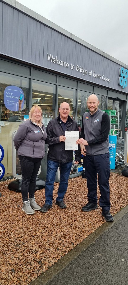 It was a pleasure to be able to give PSYV ( Police Scotland youth volunteers) £150 today the money will support the youth group with things like, lunchs on event days and transport for the young people and many other things 😀 <a href="/PoliceScotland/">Police Scotland</a> <a href="/CindyMo34072747/">Cindy Morris</a> <a href="/WillMorris007/">Will Morris</a>