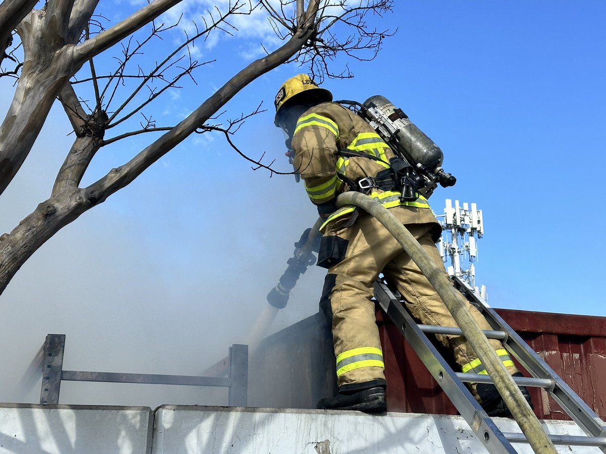 CAL FIRE/Riverside County Fire Department tweet media