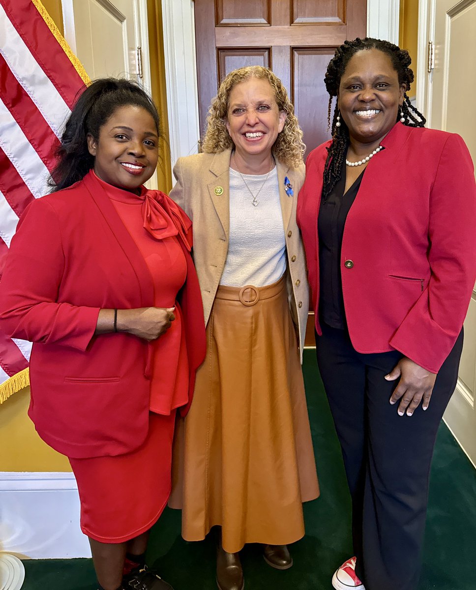 Good to see my friends from @dstinc1913 for their 35th Annual Delta Days in the Nation’s Capital #DDNC2024! We talked about legislation and advocacy, and all the ways we can support each other to amplify unsung voices this #WomensHistoryMonth. #DST1913