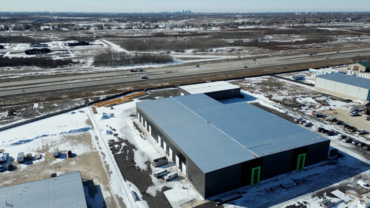 PowertecElec's tweet image. From blueprint to brilliance ✨ Witness the transformation with our latest drone shots! See how Powertec Electric lights up landscapes, turning vision into vibrant reality. 💡🚁 #PoweringProgress #BeforeAndAfter #ElectricExcellence #PowertecElectric