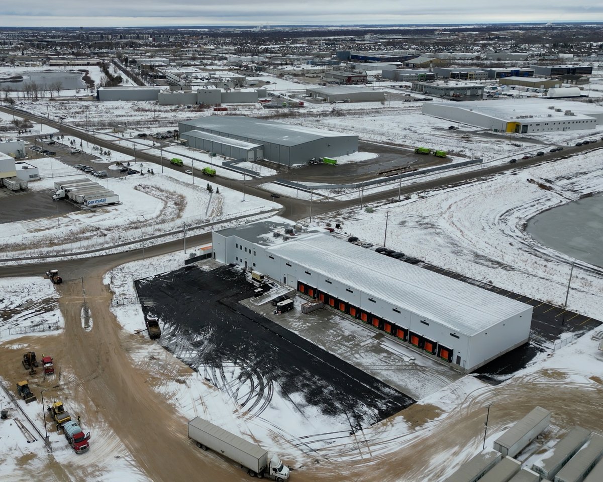 PowertecElec's tweet image. From blueprint to brilliance ✨ Witness the transformation with our latest drone shots! See how Powertec Electric lights up landscapes, turning vision into vibrant reality. 💡🚁 #PoweringProgress #BeforeAndAfter #ElectricExcellence #PowertecElectric