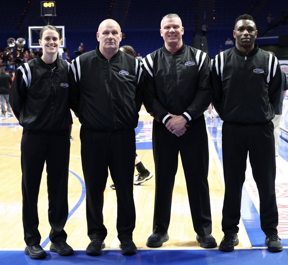 KHSAA's tweet image. The second game of the day features Owensboro and Henderson County. A western battle in Rupp Arena at Central Bank Center. 

khsaaphotos.org
@toniawittphoto