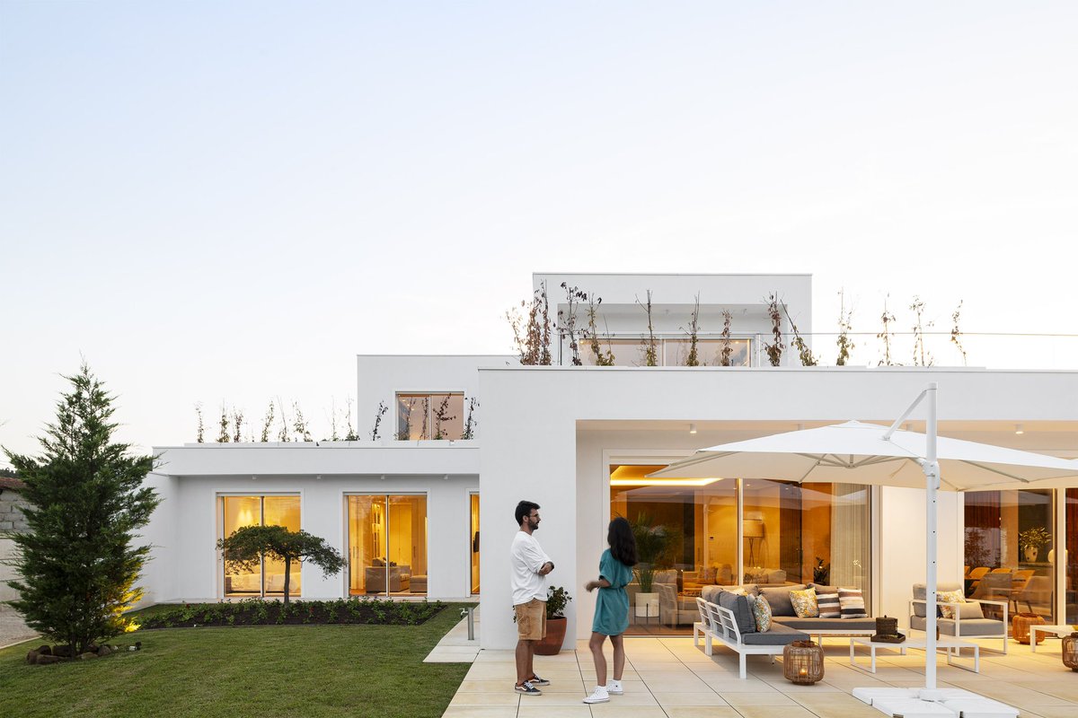 Arqenblanco's tweet photo. Casas en Valongo - FelixARQS
Imagen: Pedro Machado
________________________________
#felixarqs #pedromachado #valongo #portugal #arquitecturaportuguesa #arquitecturaportugal #arquitecturaenblanco #arquitectura #proyecto #archdaily #architectureinwhite #whitearchitecture https://t.co/dRf1HTPBso