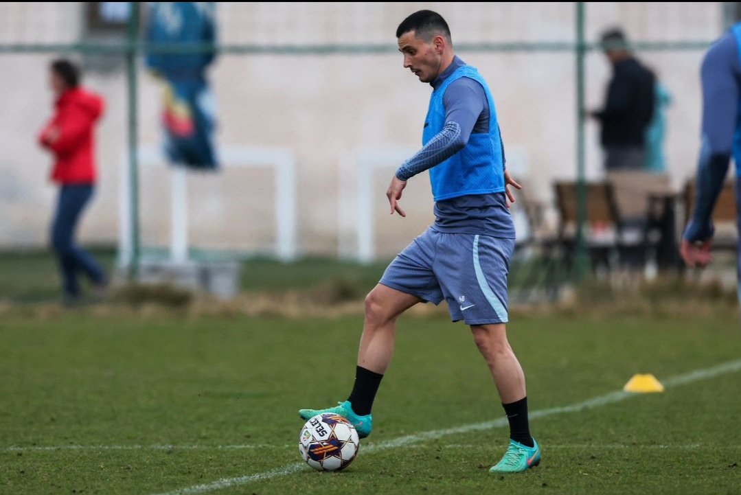 Luci_935's tweet photo. 🚨 #FilippoFalco este apt de joc pentru primul meci din acest #playoff! Rămâne decizia lui #AdrianMutu dacă îl va utiliza sau nu.
#cfr #cfrcluj #news #presaromana #viral #știre #romania #romanianfootball #fotbalromania #football https://t.co/CBqZyI3fLJ