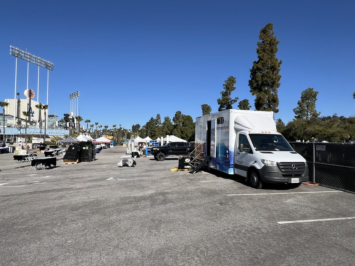 MarkwHagen's tweet photo. Excited to be with #MomentumRefresh setting up for the #LAMarathon this weekend. Find the nation’s first fully accessible and mobile restroom for people with #disabilities at the expo on Friday, the 5k start line on Saturday, and the Marathon start and finish line on Sunday. https://t.co/jW7wtiRAtn