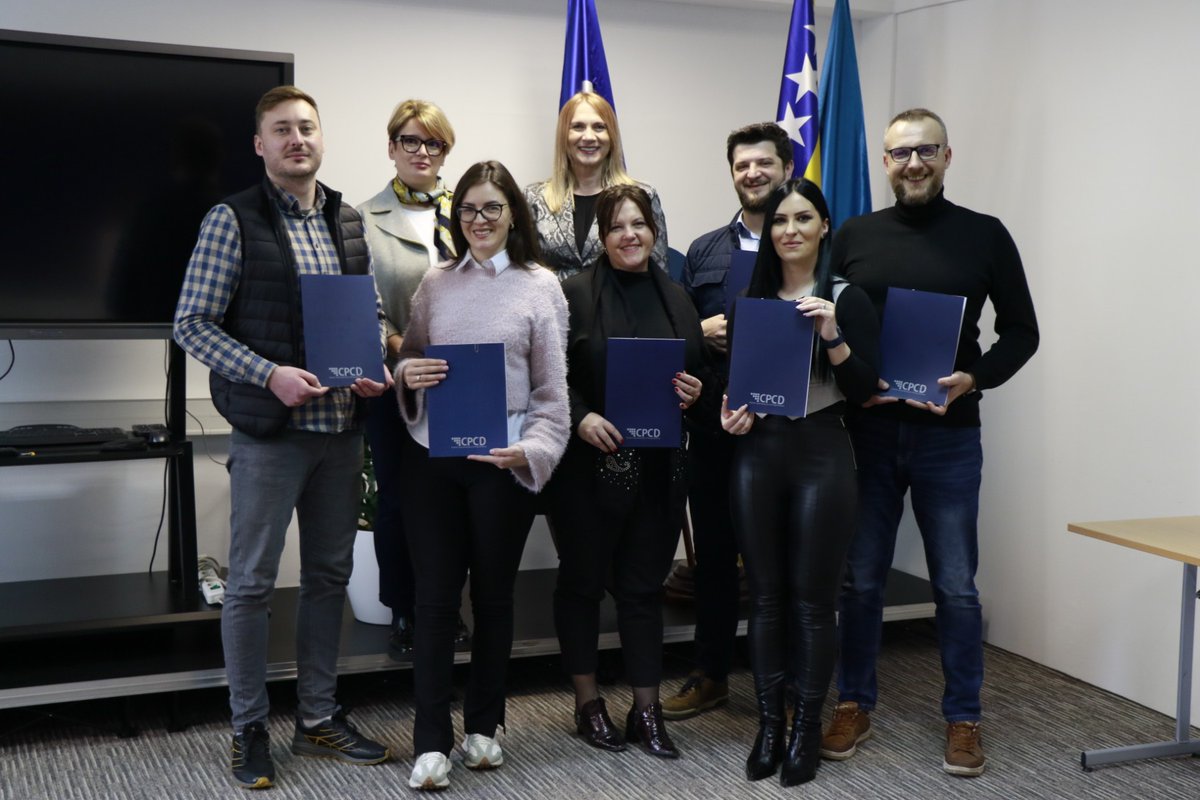 dzenana_bulbul's tweet image. Kruna Akademije za izradu EU projekata👑
Sretna i ponosna na svoj uspjeh, uz divnu ekipu💫🌟 
#EUprojects #ProudGraduate #TeamSupport #CPCD #challenges