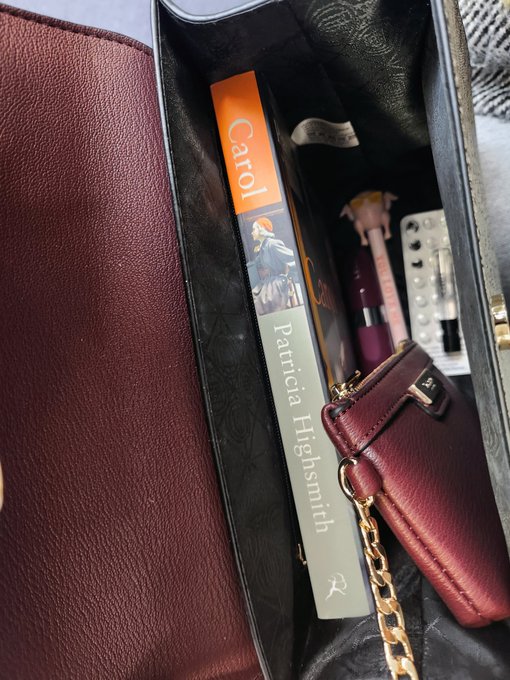 Sat in the waiting room for my work certs because ✨️ health is wealth ✨️  ...inside my bag, what's the<a href="/tag/scandalous"class="tags"><span>#scandalous</span></a>