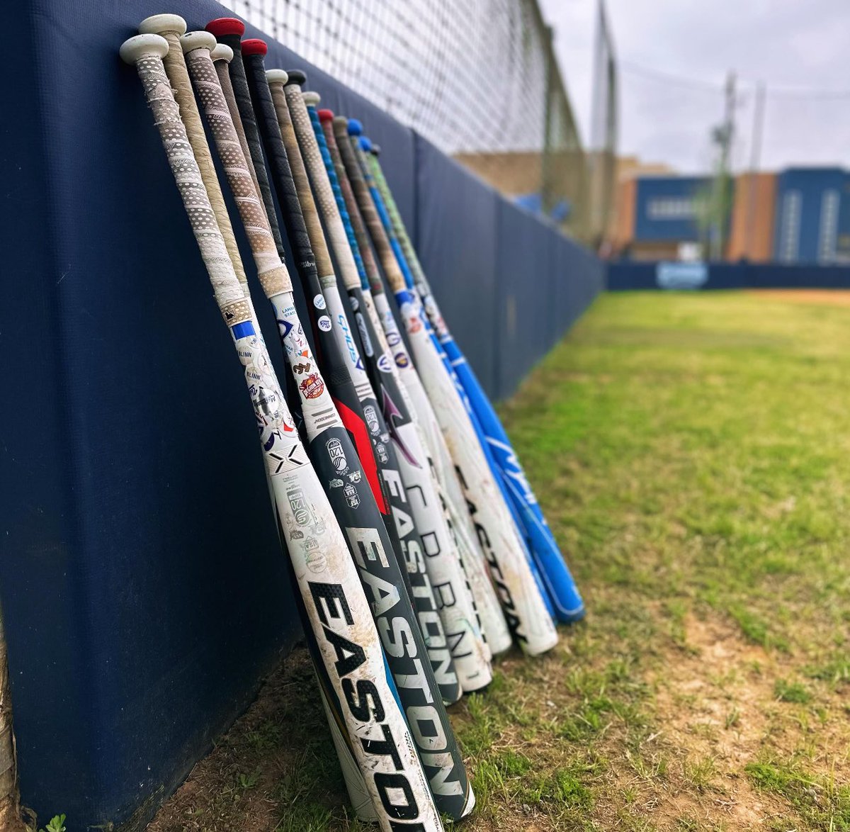 BlinnSoftball's tweet photo. On the road again!
🗓️ 3/14 @ Lamar St
📍 Martin Field
⌚️DH 1pm
🗓️ 3/15 @ Coastal
📍 Veterens Park
⌚️DH 1pm
📊 GC
https://t.co/3QgXPMqEcw
📺 via GC
https://t.co/0B702oDnrl
💪🏼💙☠️🤍⚓️🖤⚔️
#LetsGo #GoBlinnBucs #Team29 #BuildingItBack #ItsAGreatDayToBeABuc #ItsAPiratesLifeForMe https://t.co/TjBCCzuxeP