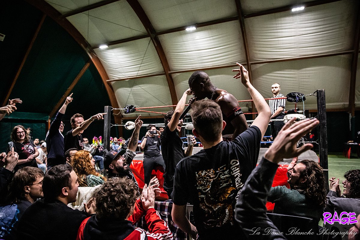 SAJWrestling's tweet photo. 🎬 ACTION, POWER AND SPEED!

 🏆 In a 3 way with totally different wrestlers we saw practically everything! 

 ▶️ Who emerged victorious from this 3-way with a title shot up for grabs?  Find out on Vimeo! https://t.co/WSXauabw4R