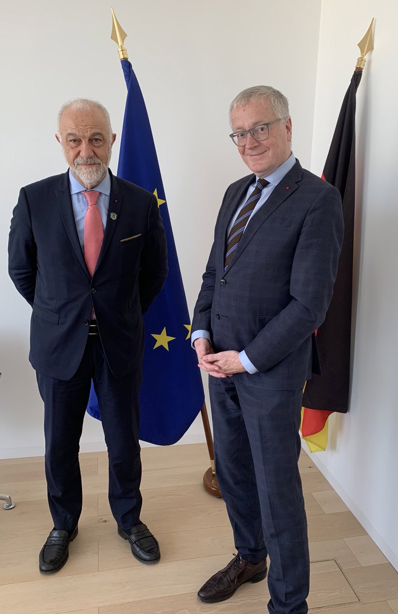 JMCambaceres's tweet photo. RV avec SE #StephanSteinlein ambassadeur #Allemagne en #France: discussions informelles (historiques personnels, élections européennes, zone indo-pacifique, ADAN, SainteHélène), projets communs (Quinzaine franco-allemande d’@Occitanie, clôture #Sommières avec vins #PicSaintLoup) https://t.co/s5e8OSYDth