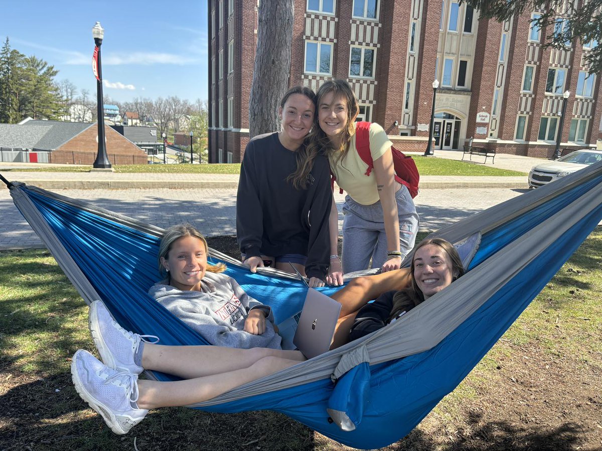 SaintFrancisPA's tweet photo. Hammock days are the best days. ☀️🌲 Our students are out embracing the almost-spring warmth on campus!! https://t.co/3sRnlNHL2g
