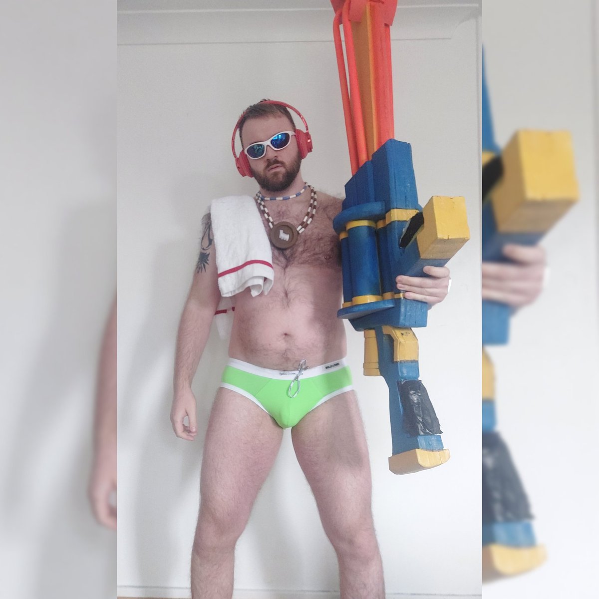 Of course, I had to do a test fit of Pool Party Graves speedo edition as I'm getting shots of that too with <a href="/MSandsPhoto/">MS Photography</a> on Sunday.

Speedo: <a href="/MollyandTommy1/">Molly and Tommy</a>

#cosplay #gaycosplayer #leagueoflegendscosplay #graves #poolpartygraves 

<a href="/riotgames/">Riot Games</a> <a href="/LeagueOfLegends/">League of Legends</a>