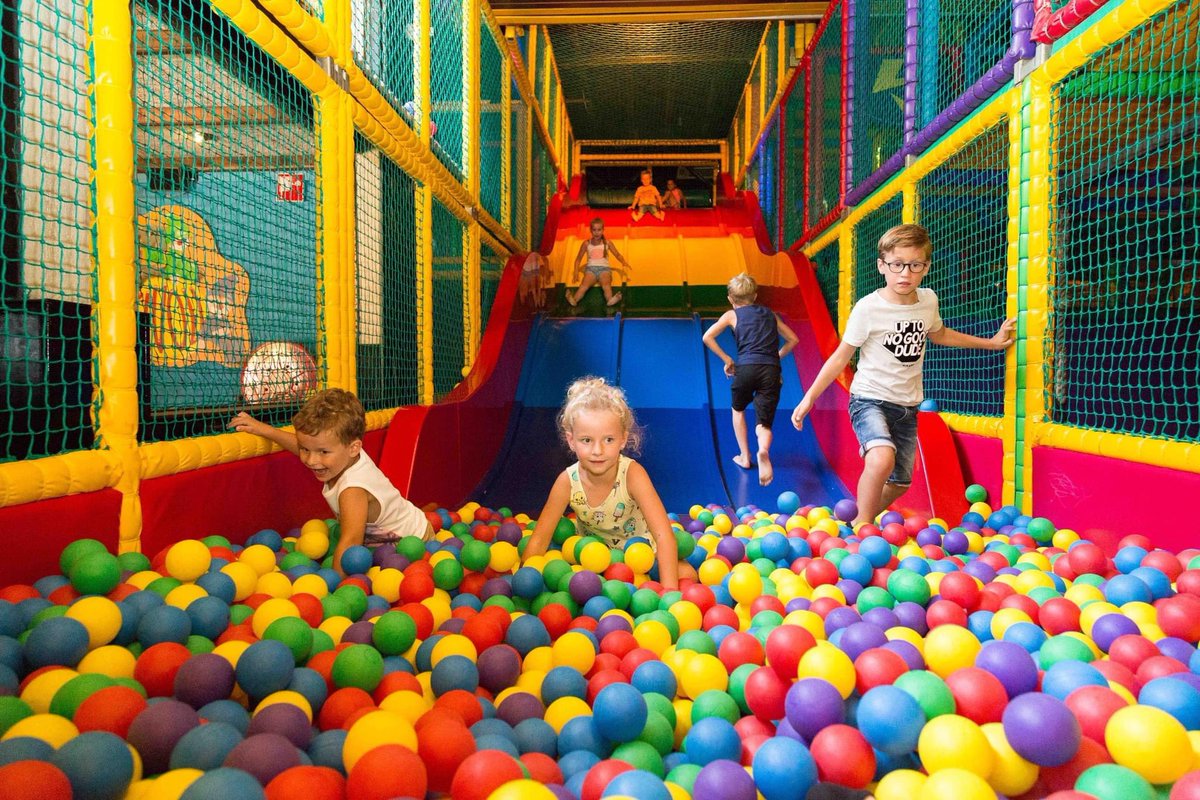 Beleef een schoolreisje vol avontuur en plezier in Park Tivoli!🎢🎡

Het pretpark bij Nijmegen (Gelderland) heeft superleuke attracties en speeltoestellen waar kinderen niet op uitgekeken raken.

Meer info op parktivoli.nl/schoolreisje
#schoolreisje #gelderland #pretpark #parktivoli