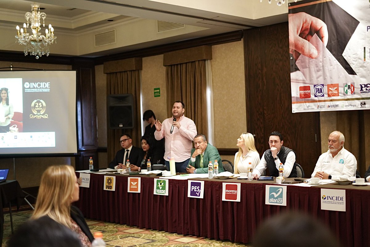 ManuelScott07's tweet photo. Movimiento Ciudadano somos la única plataforma qué esta abriendo las puertas a los verdaderos ciudadanos, a los jóvenes y a las mujeres. Estamos haciendo la diferencia al momento de hacer política 🍊 #incide https://t.co/dknqwzYtrf