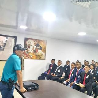 Hoy, me encuentro en el estado Anzoátegui, realizando una reunión y supervisión en la Delegación Municipal Barcelona, donde también le dimos la bienvenida a los futuros detectives en Investigación Penal y Criminalística
instagram.com/p/C4gN48sOOJK/…