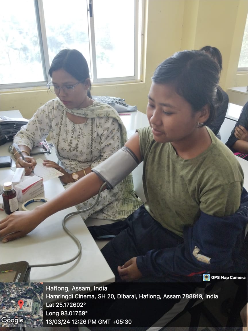 DrLimi's tweet photo. 62 Assam Girls Bn NCC Haflong Govt College organised Health checkup and awareness programme in collaboration with Student for seva,NSS and SBI to facilitate health care among the students .@HQ_DG_NCC @nccner @MeGagsDeep https://t.co/SXp4PifBy7