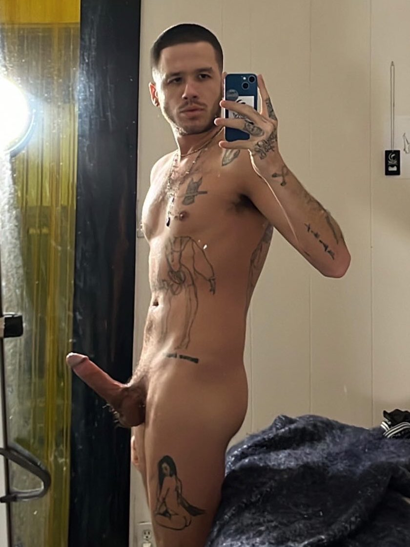 Think I got bigger… What you think? https://t.co/pTdLSAfn32