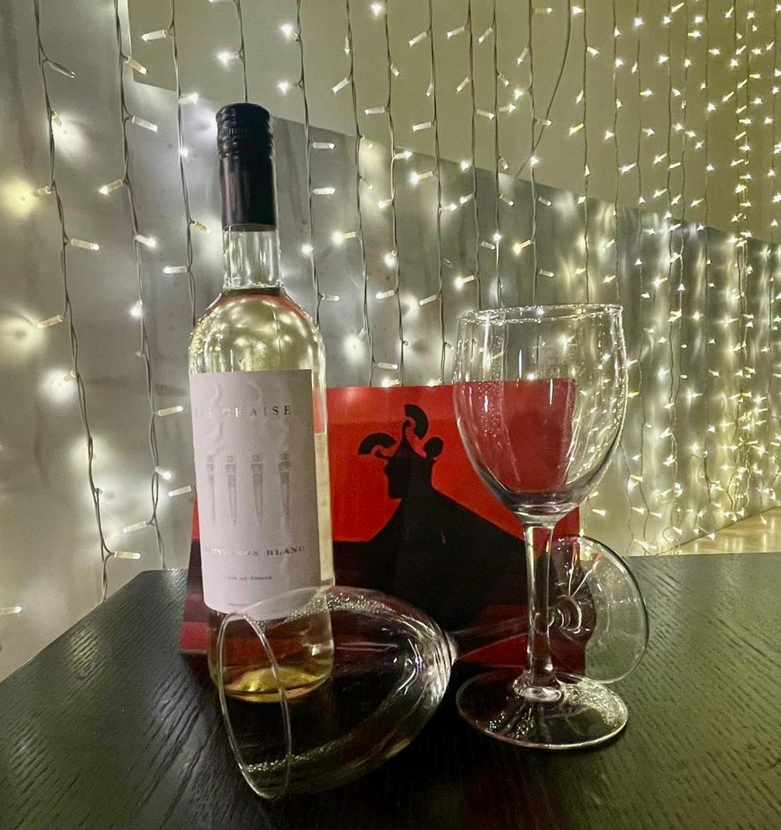 🍷 Competition Time 🍷

@RoyalOperaHouse's MADAMA BUTTERFLY screens on March 26 and we have a pair of tickets as well as a bottle of wine (red or white) for the screening.

To be in with a chance of winning simply RT this &amp; make sure you're following us.