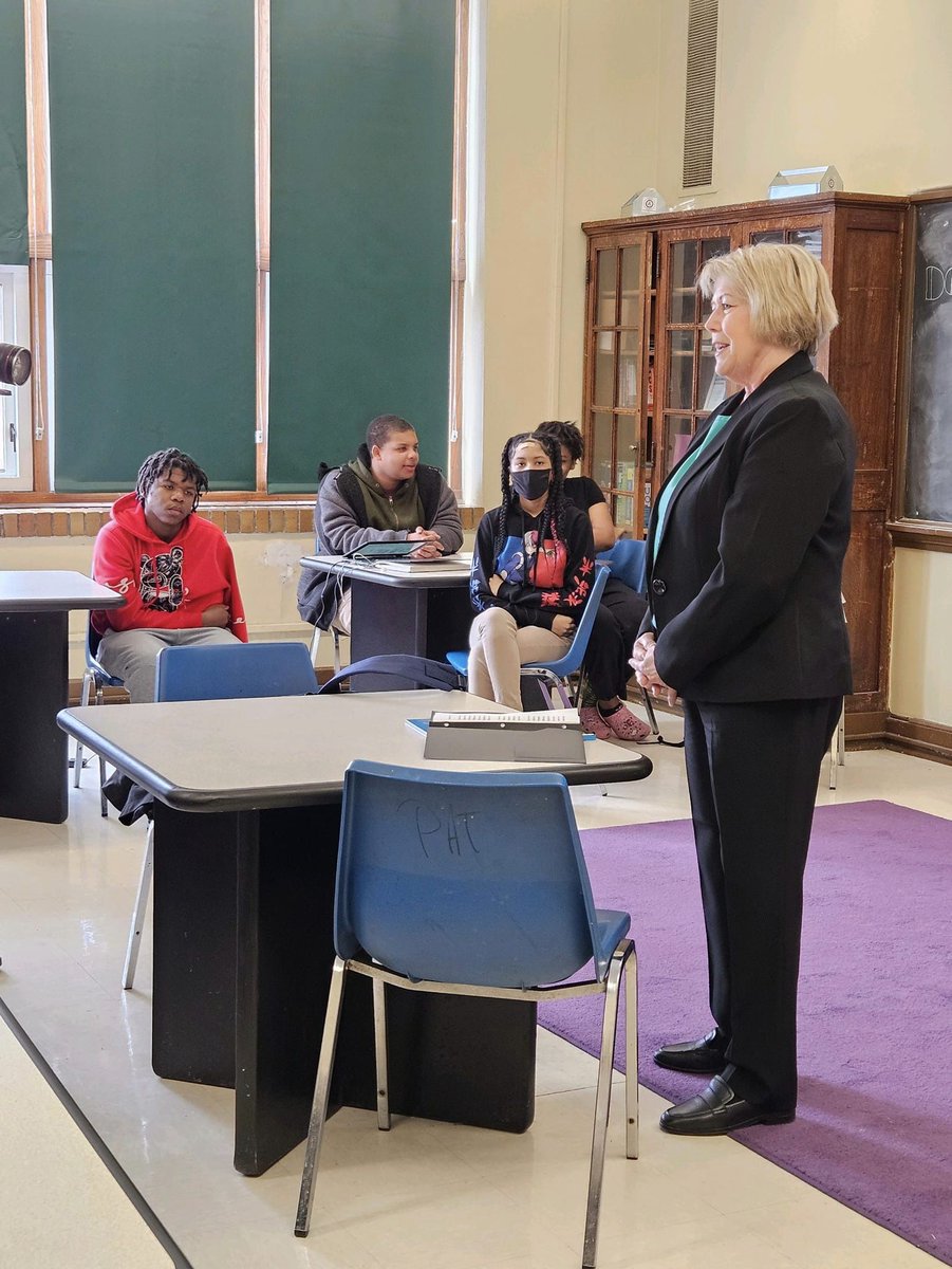 Thank you to @FirstLadyTeresa for visiting some of our St. Louis area JAG programs over the past two days. She visited our programs at Sumner, Bayless and Roosevelt, encouraging our students to persevere and to grow as students and leaders.
