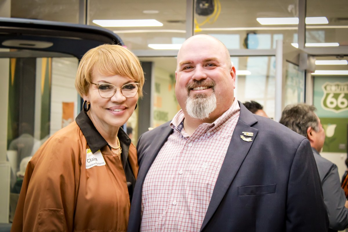 okfoodbank's tweet photo. Thank you to our @feedingamerica national Board of Directors and staff for visiting us!  It was a beautiful night of learning and connecting to feed more people here in Oklahoma and nationwide! Special thanks to our native guests who also shared their successes! https://t.co/Rv6o1n4Sfq