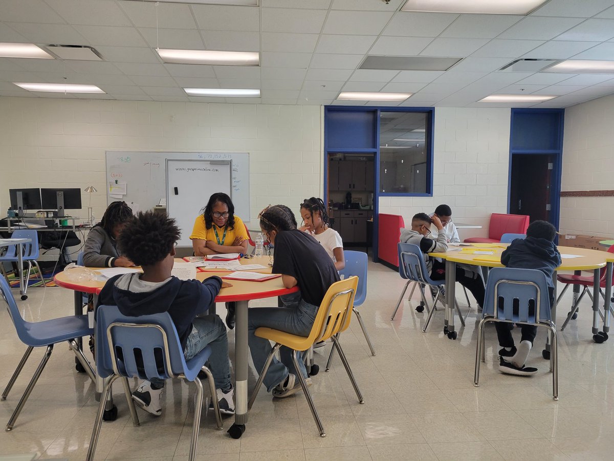 Our 5th Grade DOLPHINS getting RELA GMAS support from our AP doing it the <a href="/RandolphDolphin/">A. Philip Randolph</a> Way!!! On OUR WAY UP!! @MWilson_APRES <a href="/FultonCoSchools/">FultonCountySchools</a>