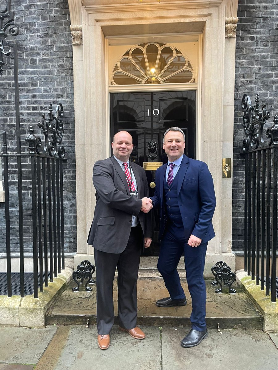 Our Headteacher, Mr Abbott, was recognised for his services as a ‘Community Education Champion’ at 10 Downing Street this week. Congratulations!