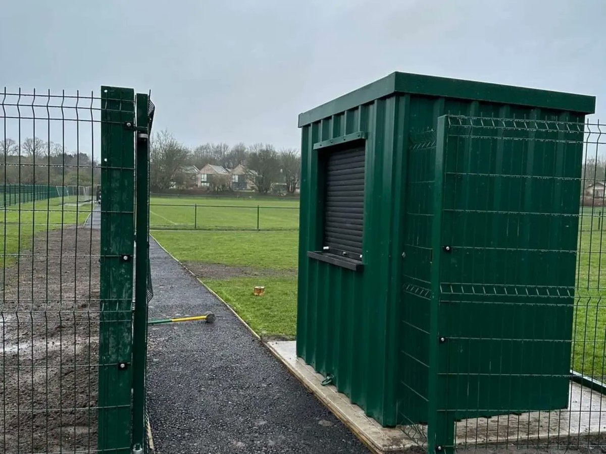 LiverpoolUtd23's tweet photo. Our affiliation's home ground is coming together nicely. Looks amazing. Can't wait for our team to play on the grass that maghull legends have played on. @maghullfc
#MaghullFC #northliverpool #Liverpool #Maghull 
#footballclub #HomeGround https://t.co/ZMniUoXFnX