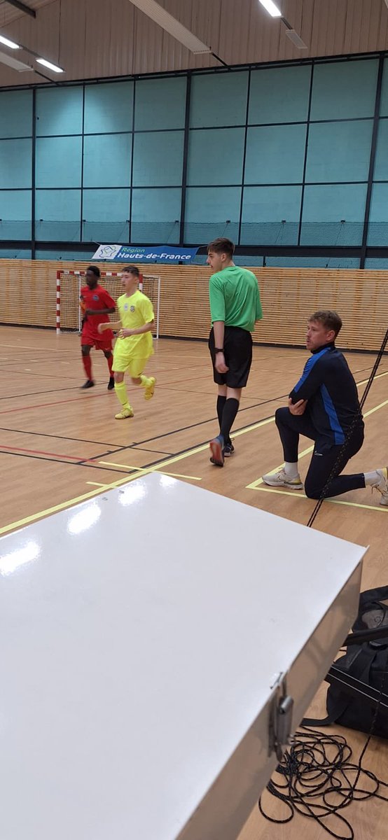 Retour en images sur le tournoi futsal inter sections qui a eu lieu hier sur Béthune et où Antoine et Lilian ont officié ! 

@ssfalens <a href="/LensLycee/">Lycée Condorcet Lens</a> <a href="/unssacadlille/">UNSS Académie de Lille</a>