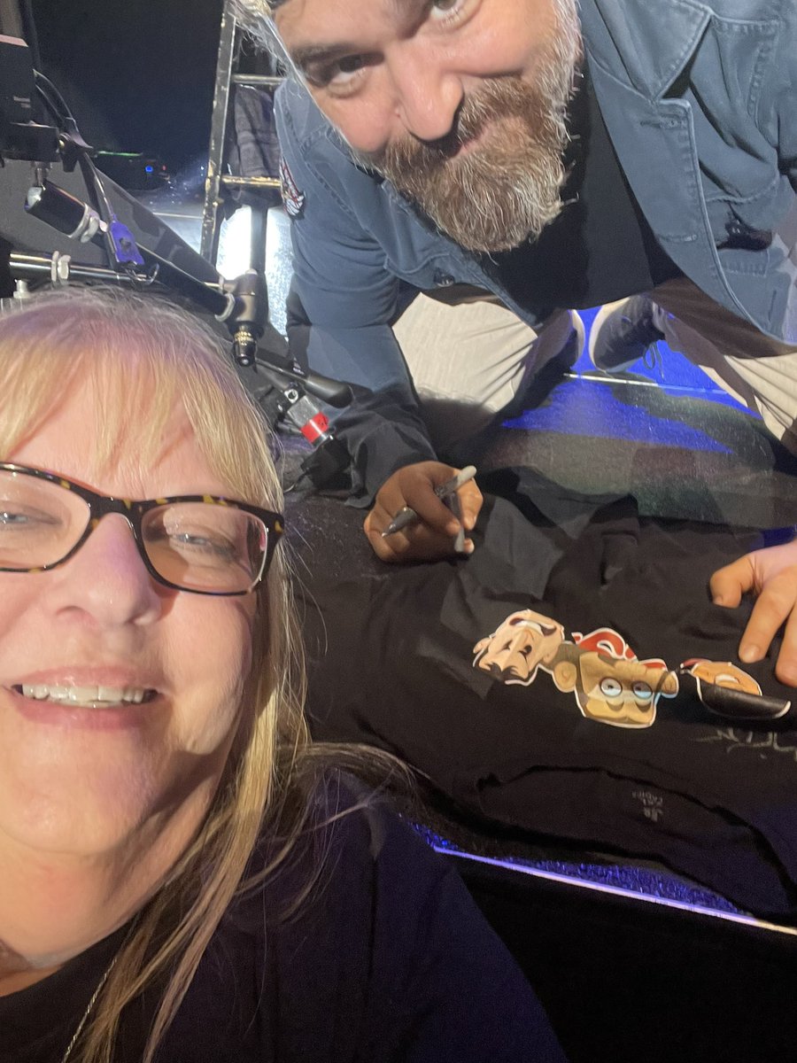 Happy Birthday to my main guy!  <a href="/BQQuinn/">Brian Quinn</a> Wishing you the best day!  Thank you so much for all the laughs and amazing times.  Love you!  ❤️🐈‍⬛🐈🐈🎂🎈🎁🥰😘🐜