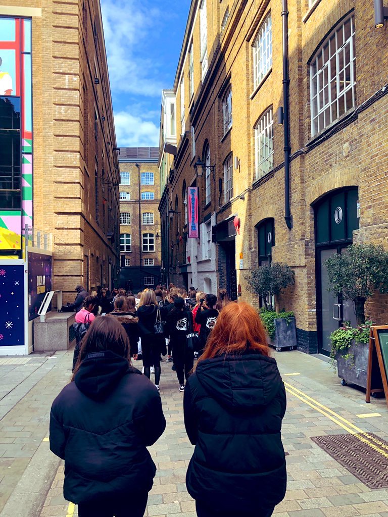 OGACADEMY's tweet photo. OGA Dance students are having a great time on tourย in London! A busy day so far visiting dance studios and seeing the city sights! ๐ ๐บ๐ผ ๐ชฉ#pineapplestudios #survivalofthefittest #sixthform #OGADance https://t.co/cwcTwXEOFk