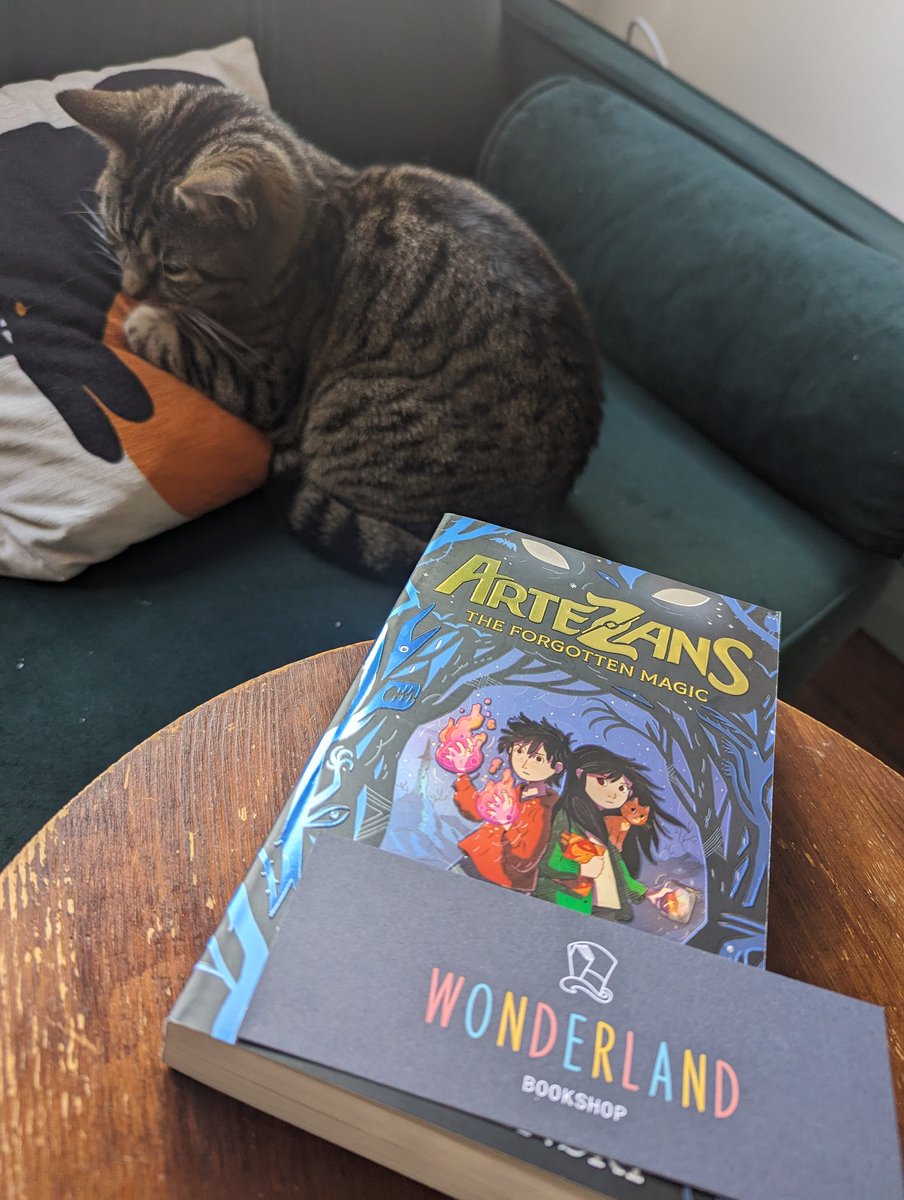 Got Artezans: The Forgotten Magic by @ldlapinski delivered from @Wonder_Bookshop, and read it. It's so good!!! I really enjoyed it. Also #cattax