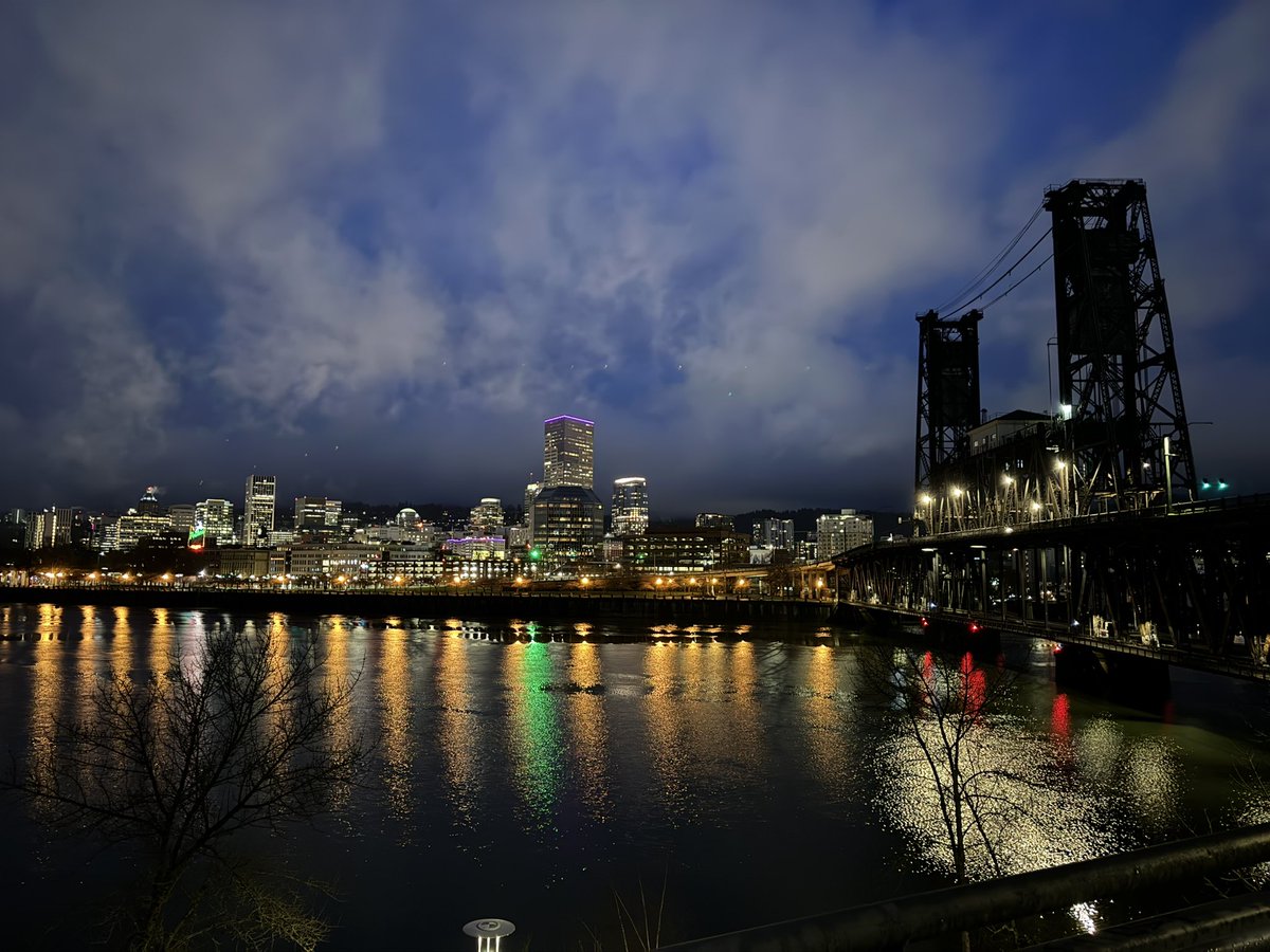 It was so nice to attend #USHUPO2024 in Portland. My friends took a very professional photo of me during the lightning talk session. Now I can brag about my public speaking skills😁 Also thanks <a href="/us_hupo/">US HUPO</a> for a giving me a best poster prize!! @HaoLab_GWU