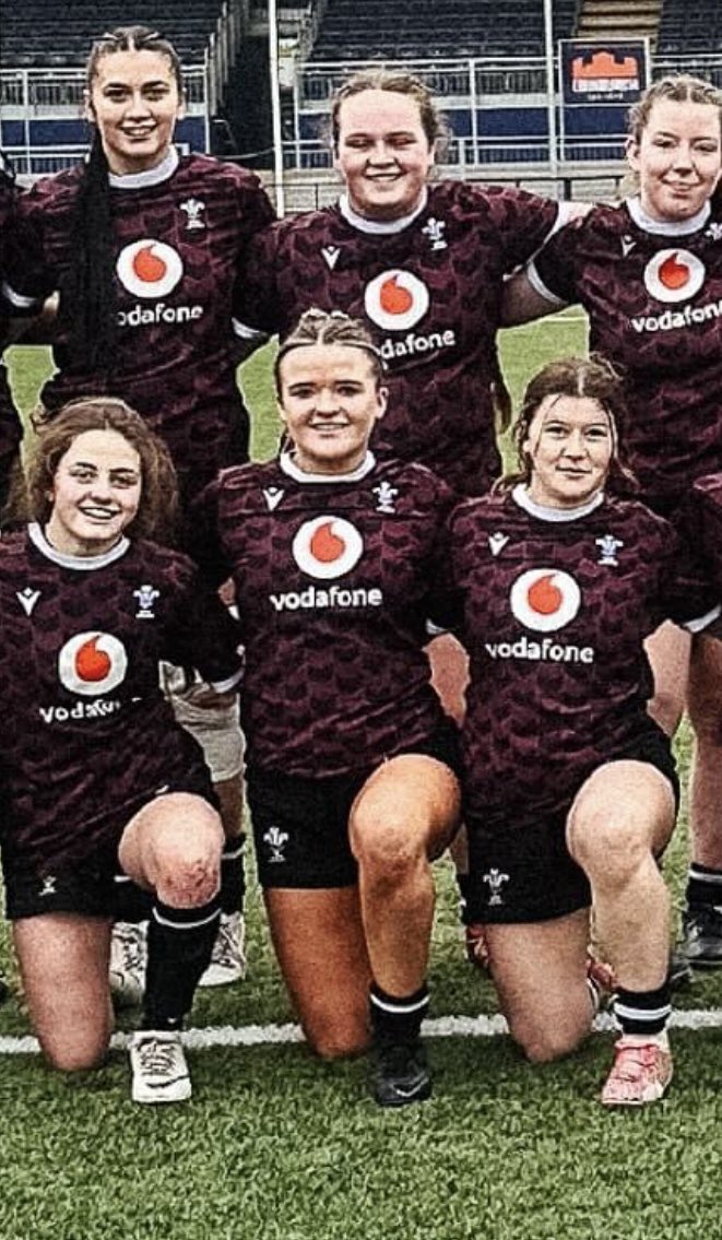 Clod mawr i cyn-ddisgybl Leah Stewart fel rhan or tim yma Llongyfarchiadau 🏴󠁧󠁢󠁷󠁬󠁳󠁿 🤩Wales U18 impressed their coaches with a Win in a valuable training game in Scotland. #WelshRugby