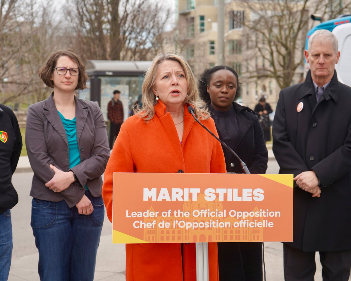 MaritStiles's tweet photo. 2.2 million people in Ontario don't have a family doctor.

I’m calling on the Ford gov’t to hire more admin and interdisciplinary staff - because less paperwork means more time for patients.

This is equivalent to adding 2,000 doctors to our system RIGHT NOW.

#ONpoli #ONhealth https://t.co/p8QnszEpYT